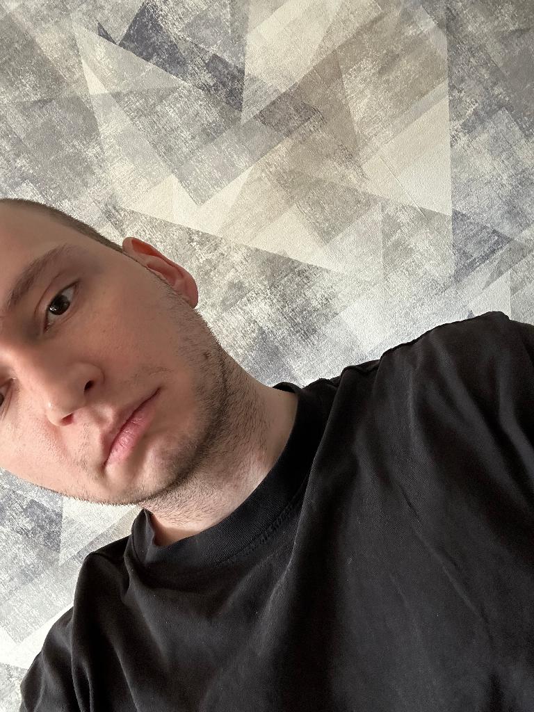 Greg97, 28
