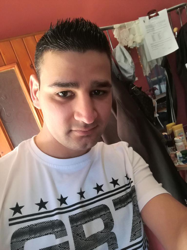 dávidxy, 33