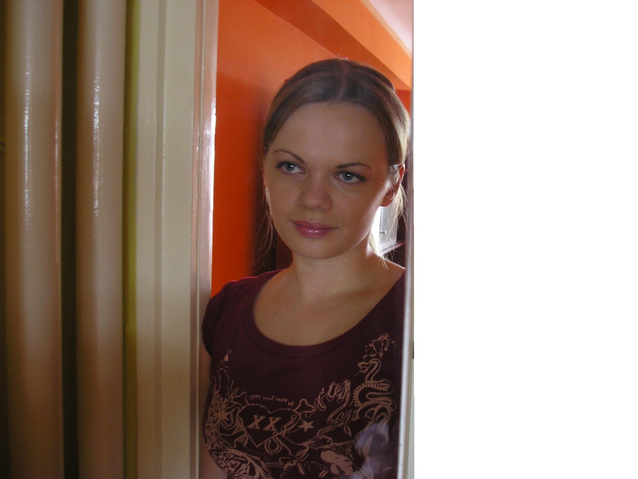Mrs Heroe, 46