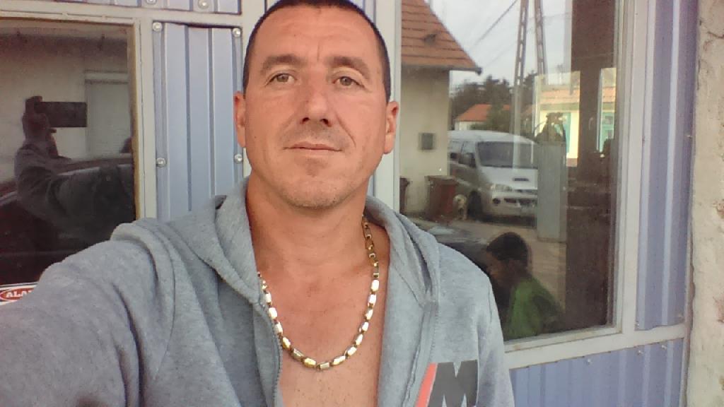 Feszter, 46