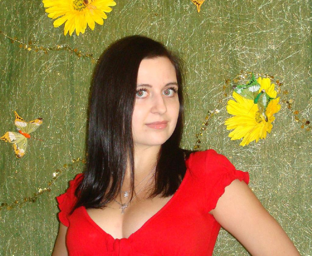 Tanikamol, 40