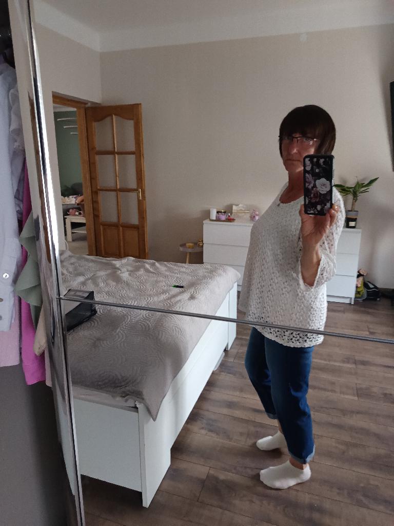 Zsanna, 57