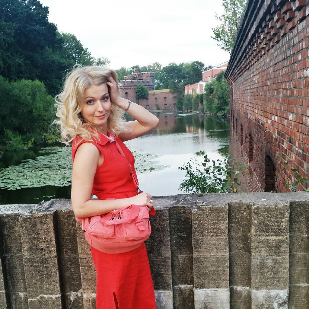 JuliaLaca, 44
