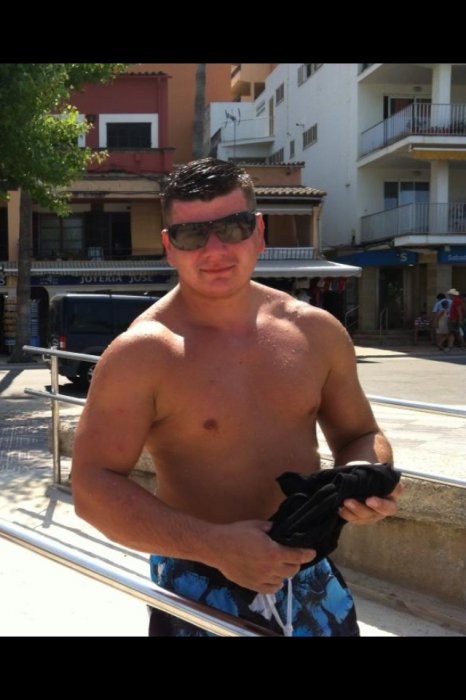 Bekszi, 44