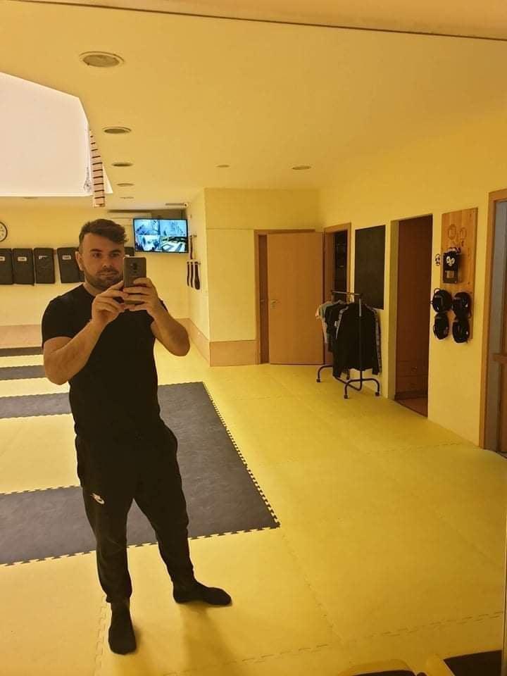 Garry, 43