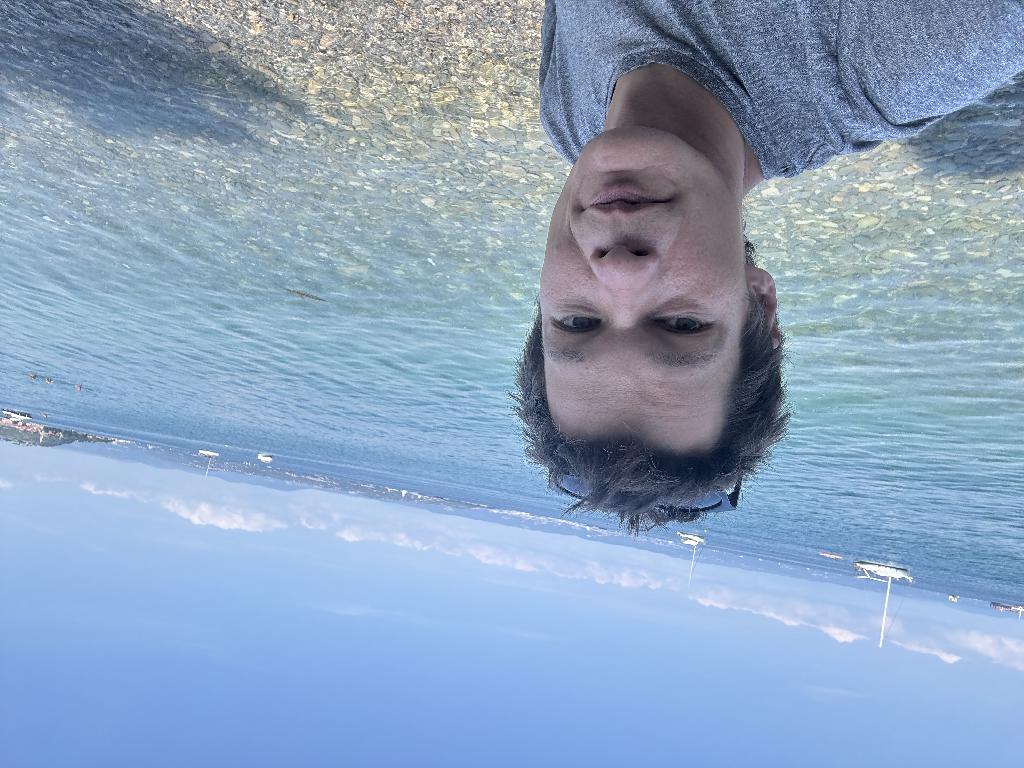 Tomcssz, 35