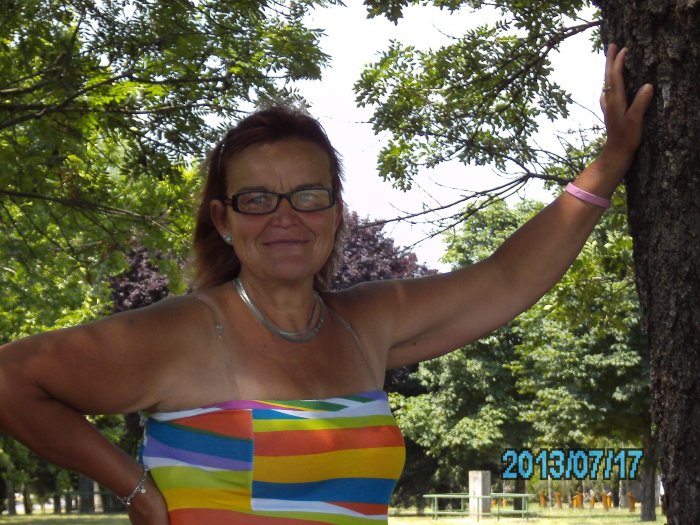 Angéla62, 63