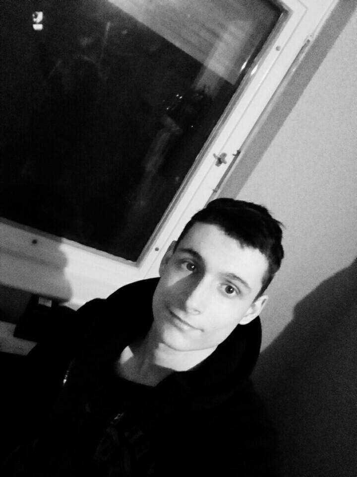 DávdMikso, 26