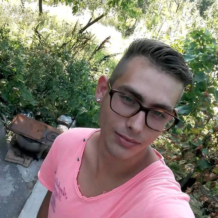 Adykaa, 28