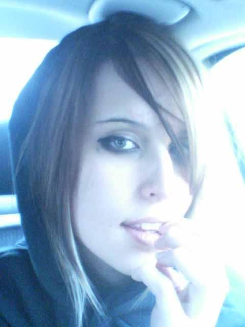 Kathrin, 43