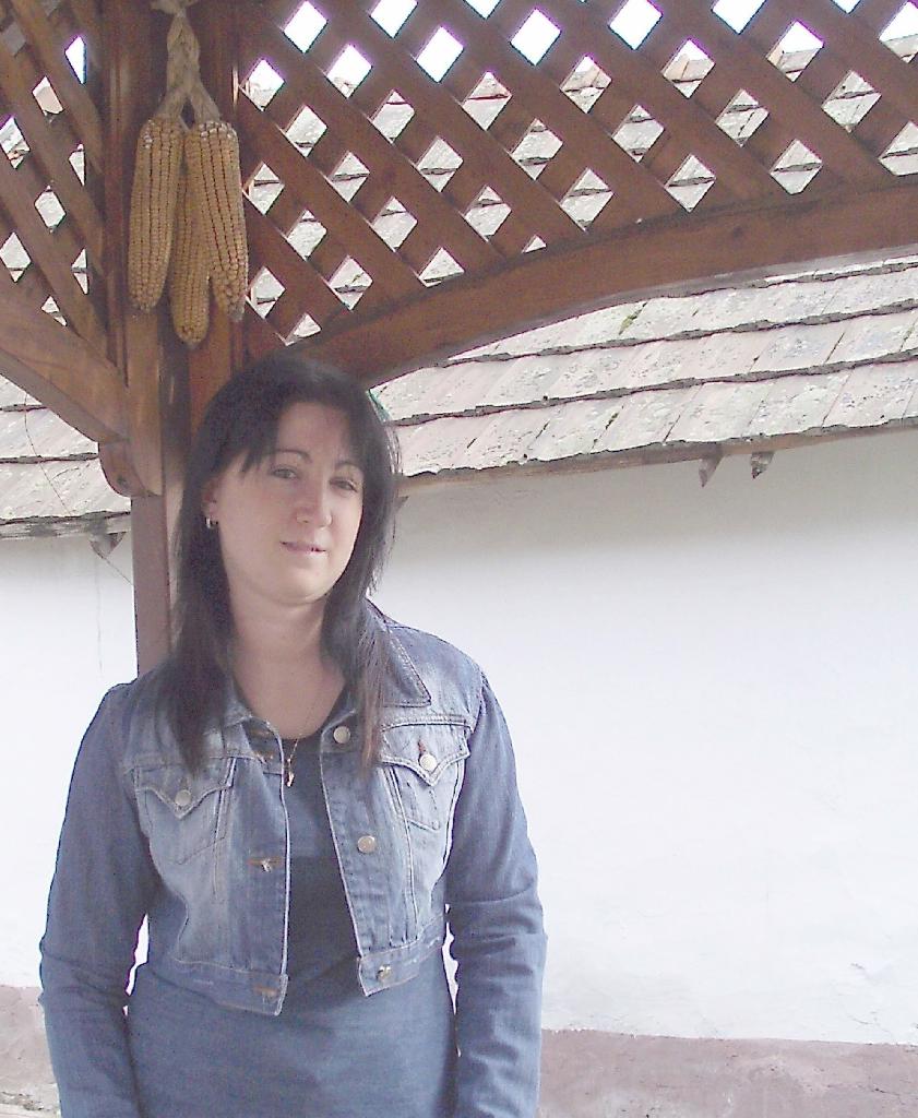Adél90, 35